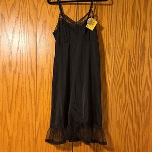 Vintage 1950’s Luxite Black Lace Trim Chemise